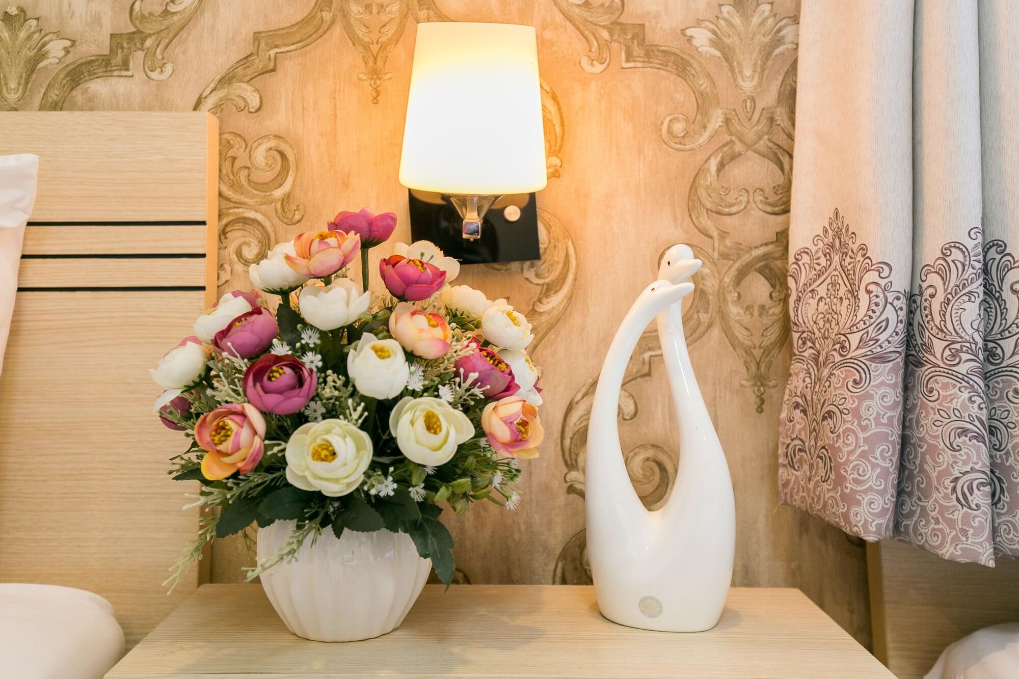 Hotel Galaxy Boutique Sai Gon Central Hotel 2*